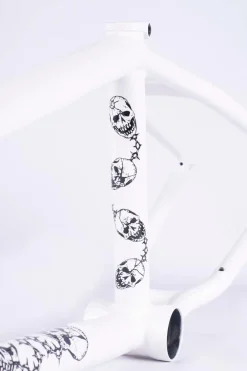 Best CULT CREW Walsh Frame / white