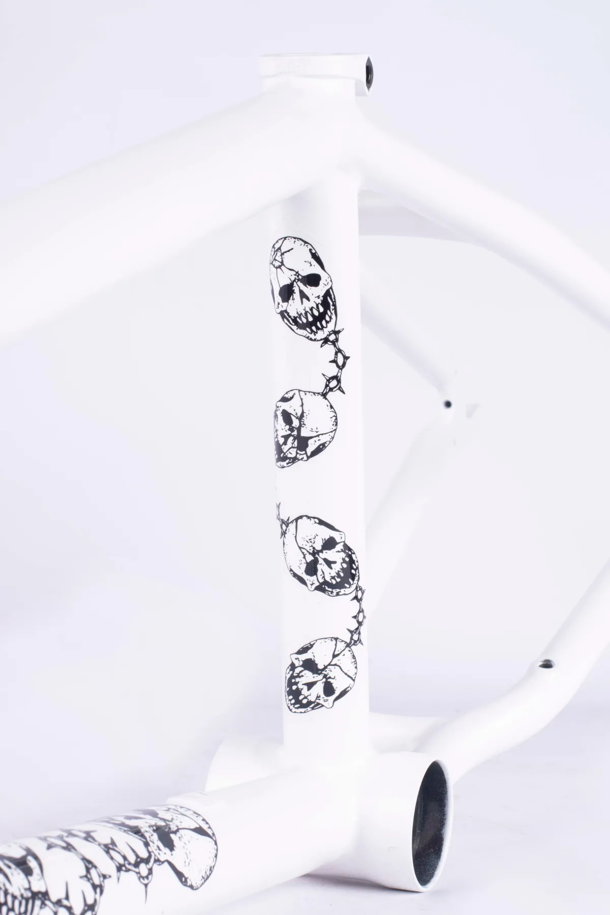 Best CULT CREW Walsh Frame / white